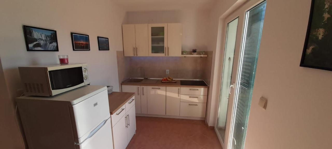 Apartments Vila Ana 셀리네 외부 사진