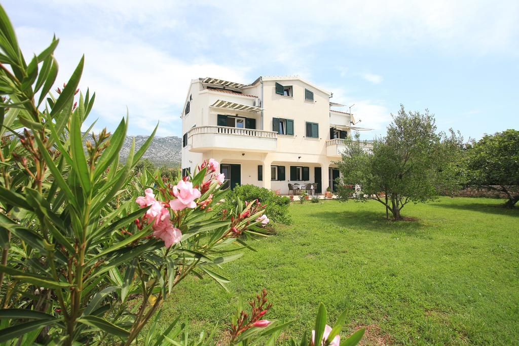 Apartments Vila Ana 셀리네 외부 사진